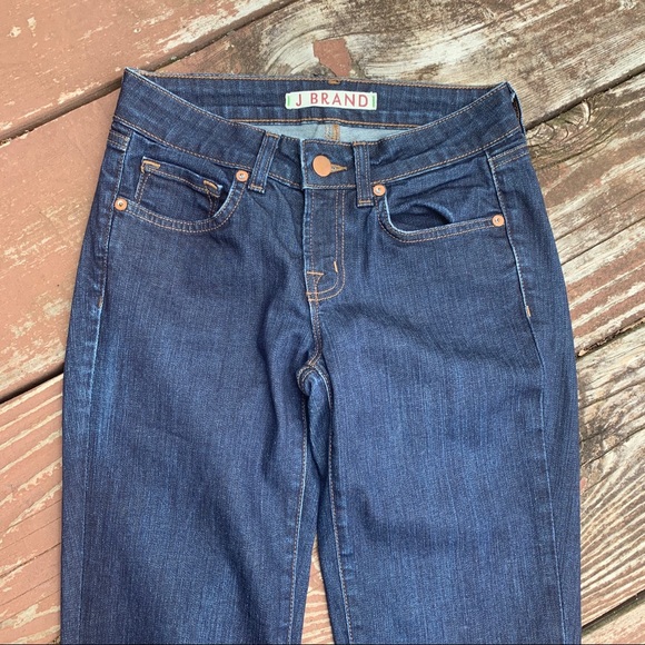 J Brand Curvy Low Rise Bootcut Jean in Pure 25 - Picture 7 of 13